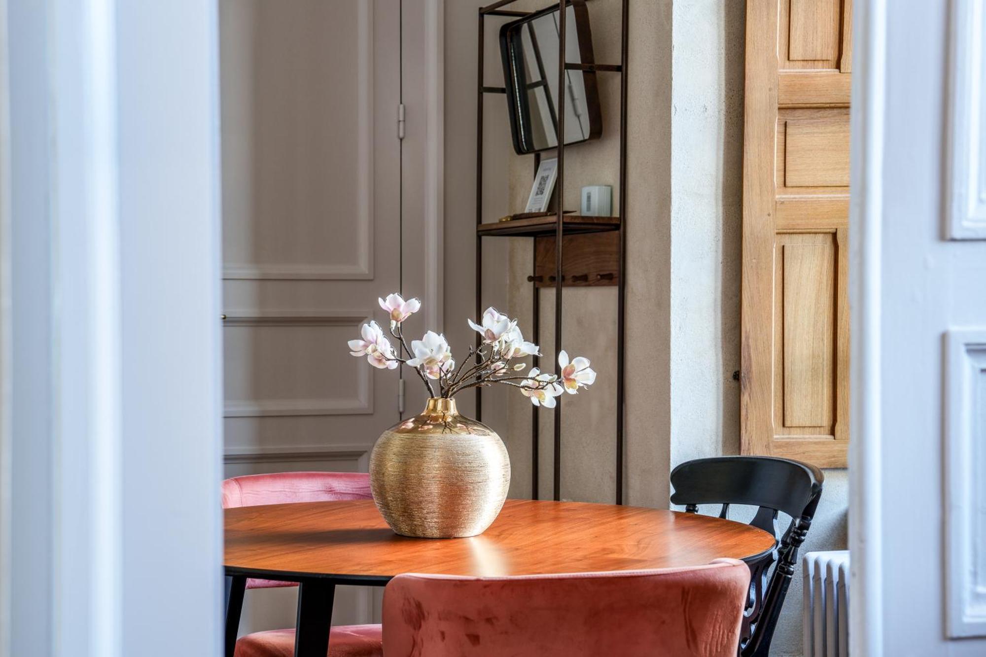 Appartement Raffine Vue Cathedrale, Jardin, Wifi Τουρ Εξωτερικό φωτογραφία